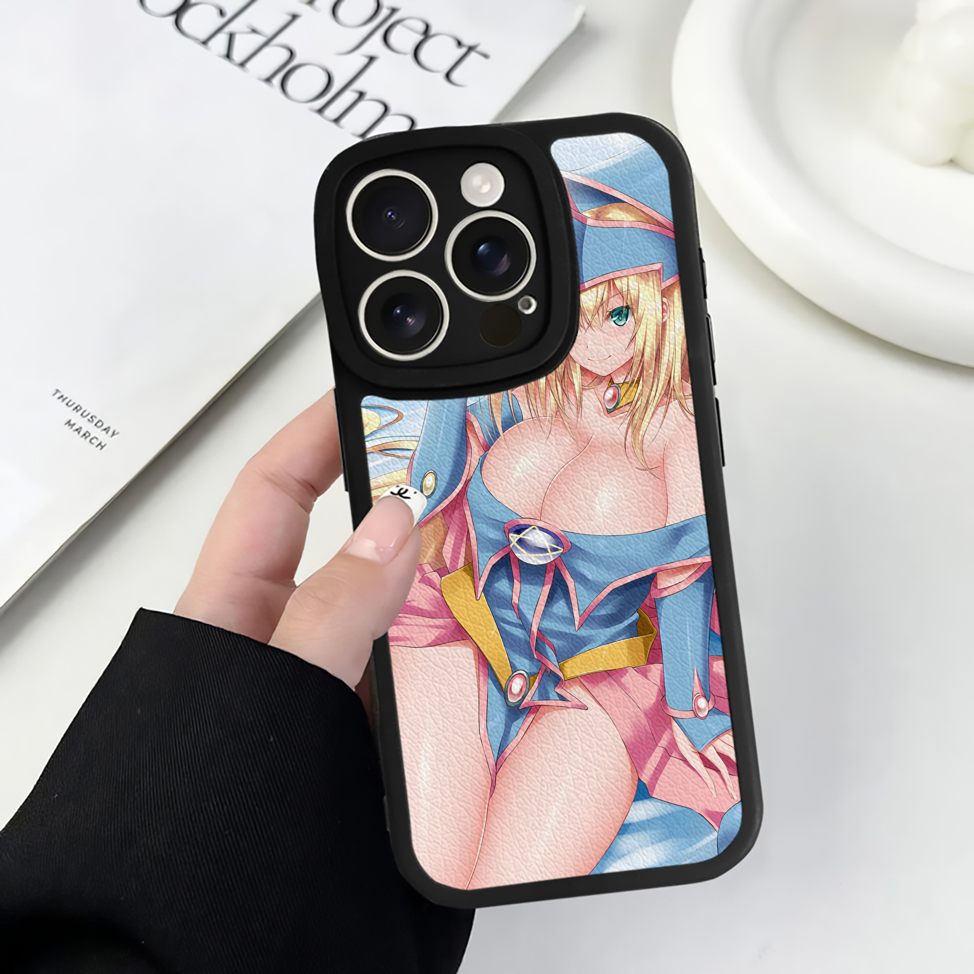 （画像用） 遊☆戯☆王 Yu-Gi-Oh! 【iPhone 16シリーズ対応】シリコンスマホケース（レザー調） 材質：シリコン